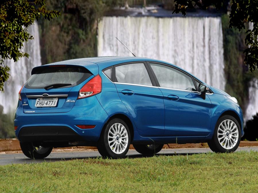  Ford Fiesta 5-Door 2013 года  (BR) (фото 10 из 30)